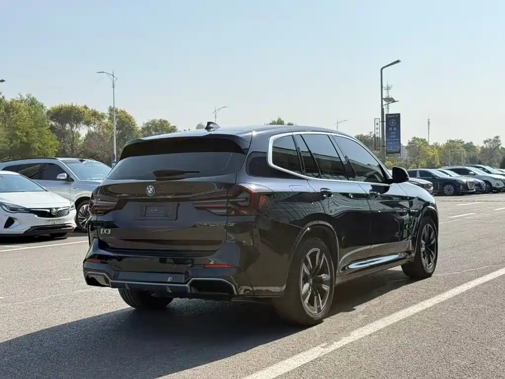 BMW iX3 — миниатюра 16