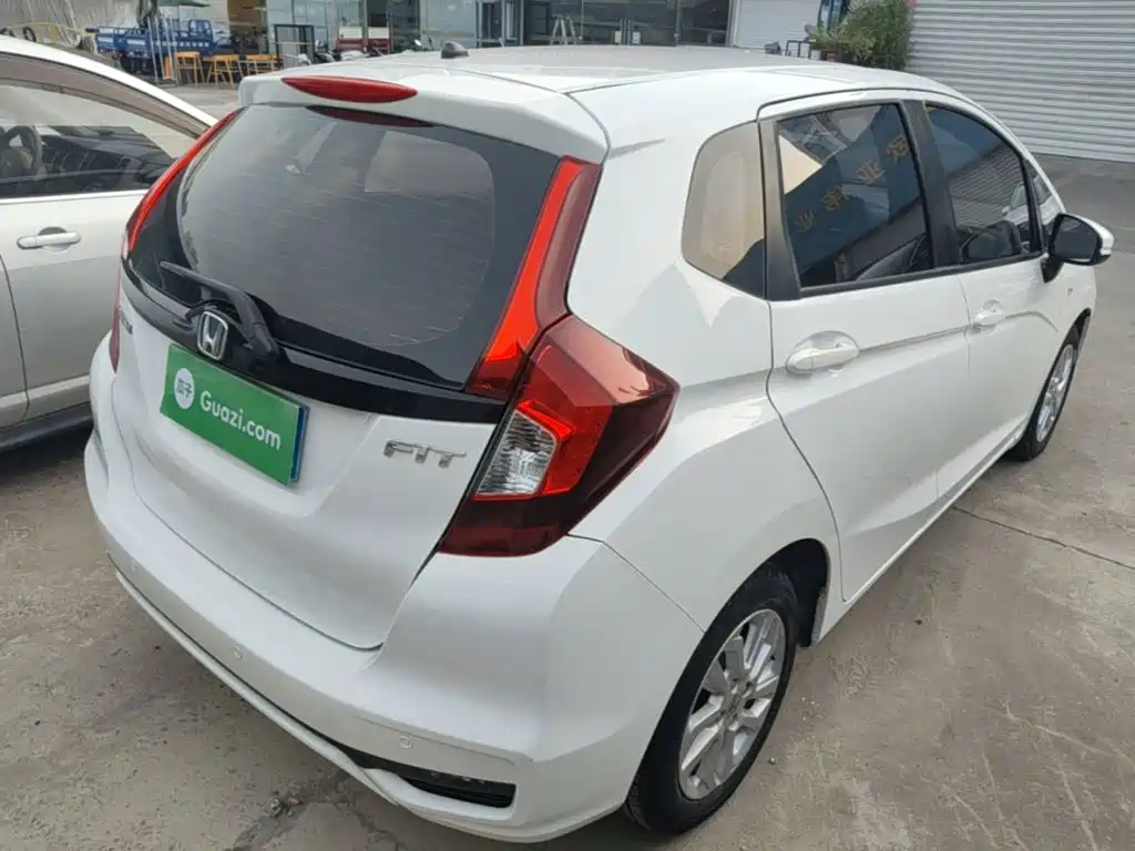 Honda Fit — миниатюра 7
