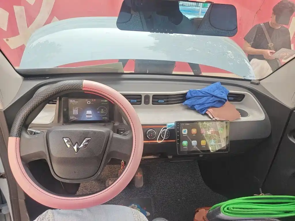 Wuling MINIEV — миниатюра 6