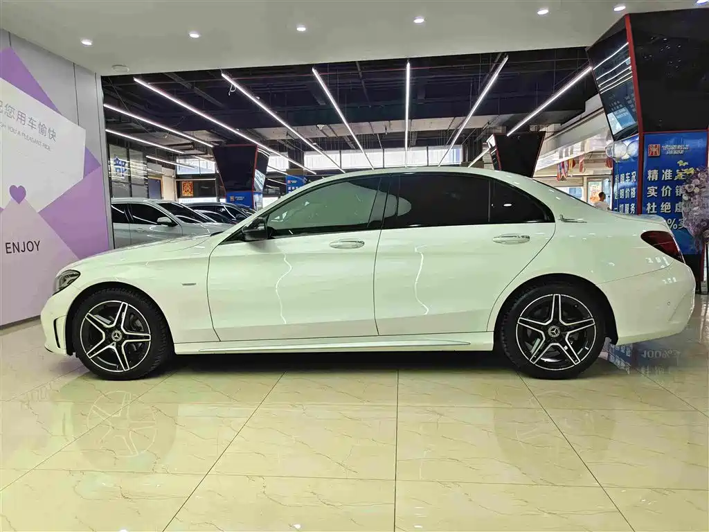 Mercedes-Benz C-Class — миниатюра 7