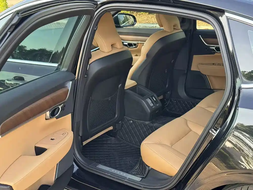 Volvo S90 — миниатюра 11