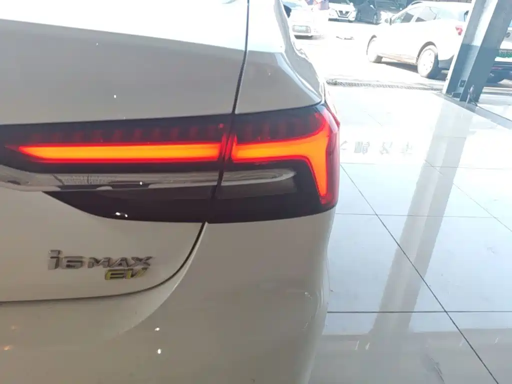 Roewe i6 MAX New Energy — миниатюра 24