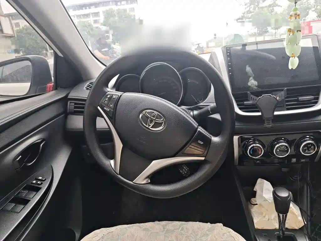 Toyota Yaris L — миниатюра 11
