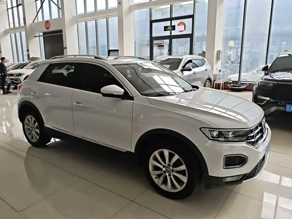Volkswagen T-Roc — миниатюра 3