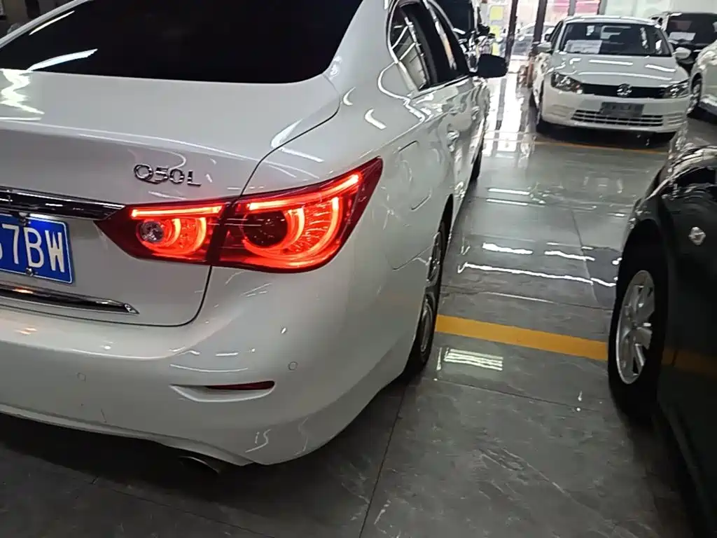 Infiniti Q50L — миниатюра 8