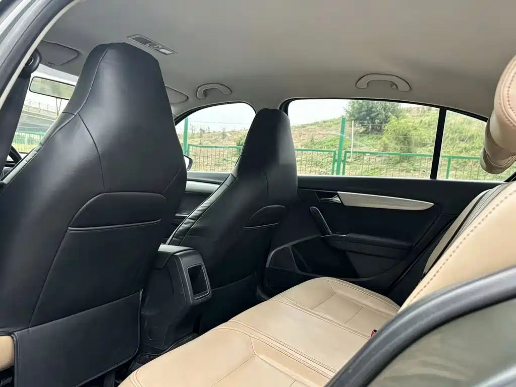 Volkswagen Lavida — миниатюра 8