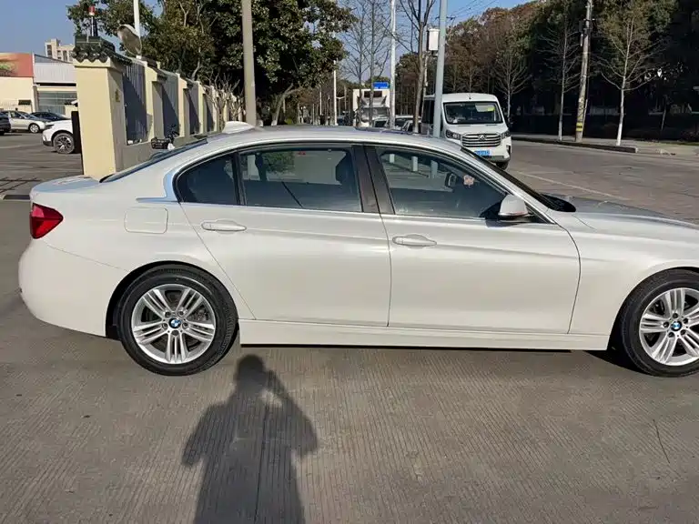 BMW 3 Series — миниатюра 7