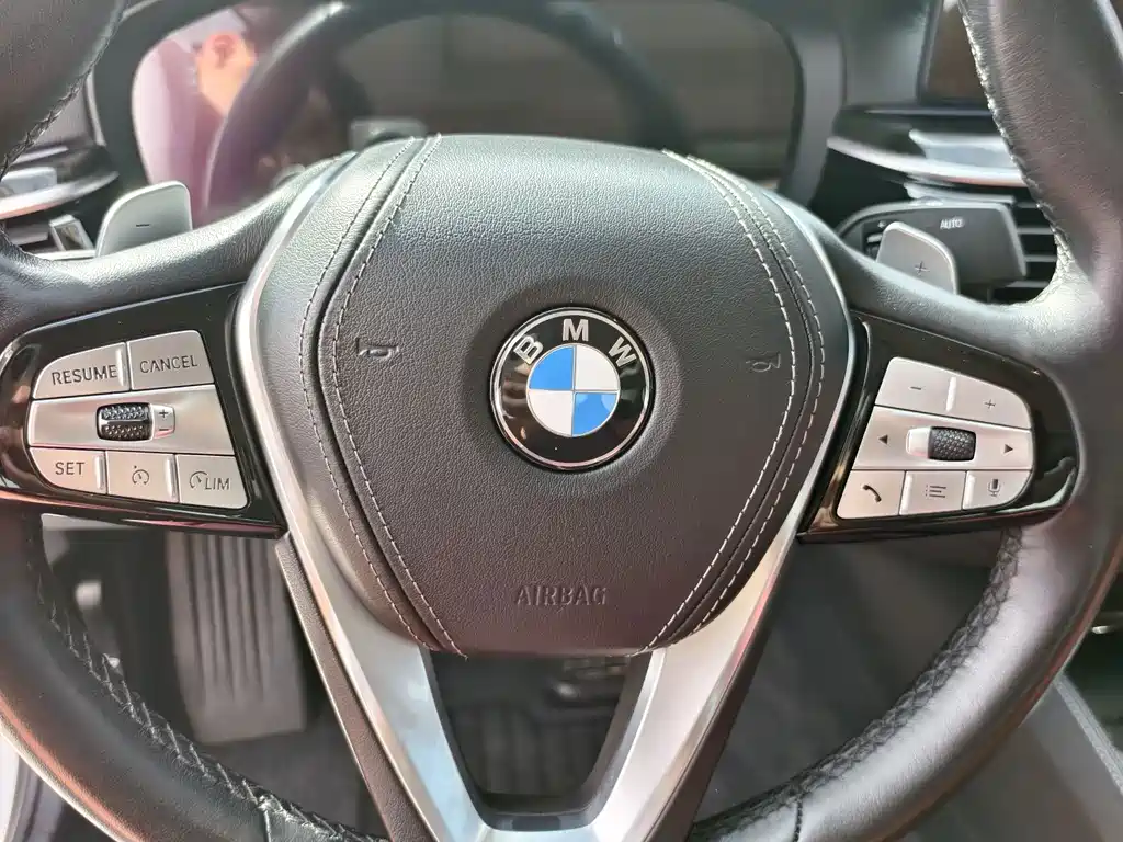 BMW 5 Series — миниатюра 15