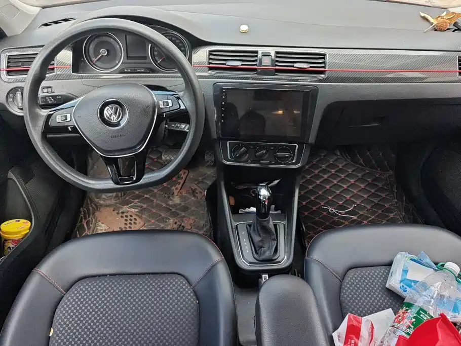 Volkswagen Santana — миниатюра 12