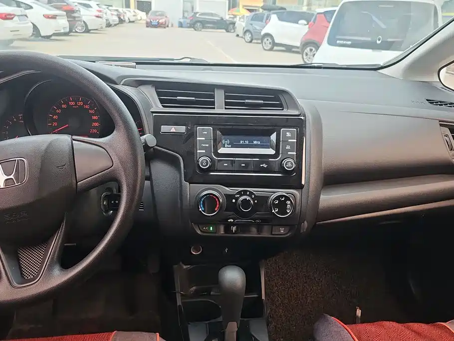 Honda Fit — миниатюра 13