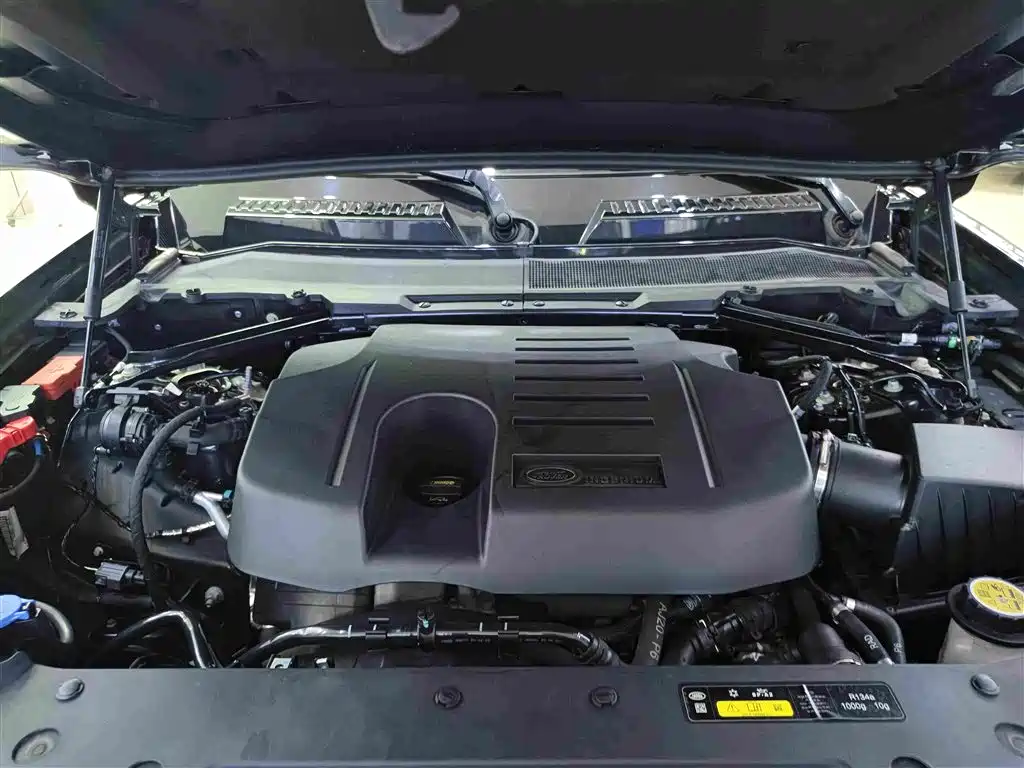 Land Rover Defender — миниатюра 12