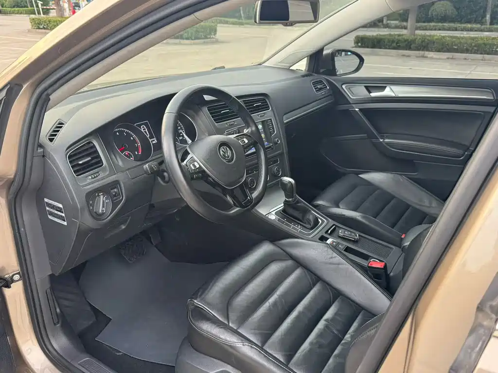 Volkswagen Golf — миниатюра 6