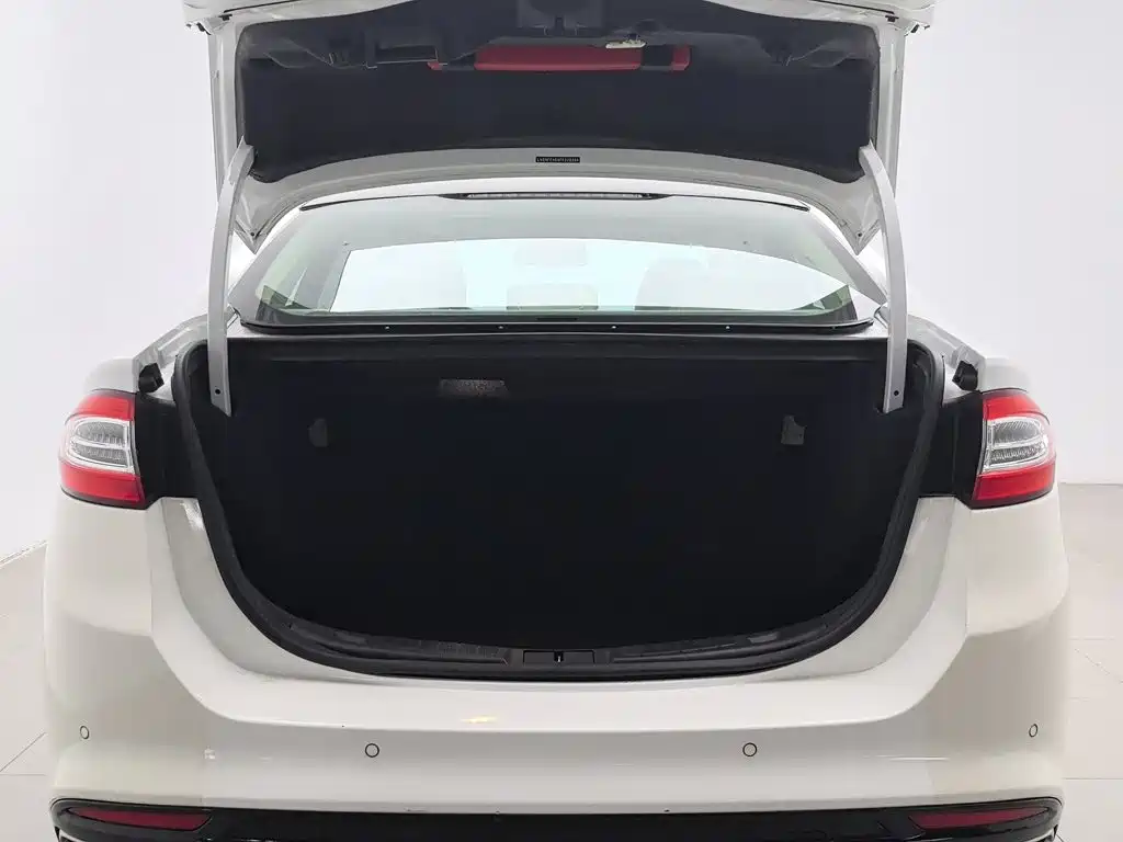 Ford Mondeo — миниатюра 16