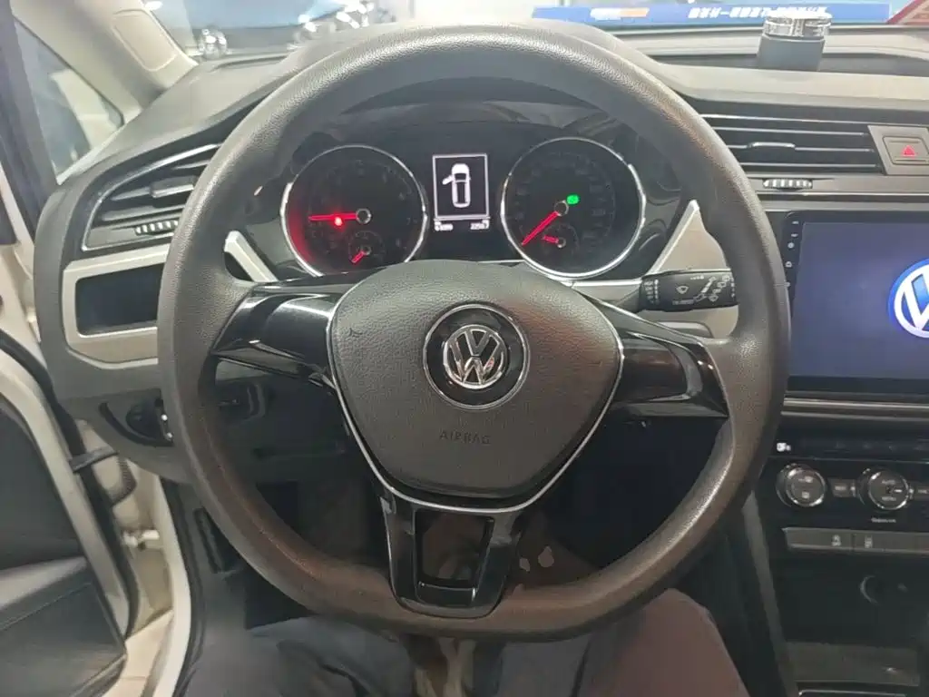Volkswagen Touran — миниатюра 11