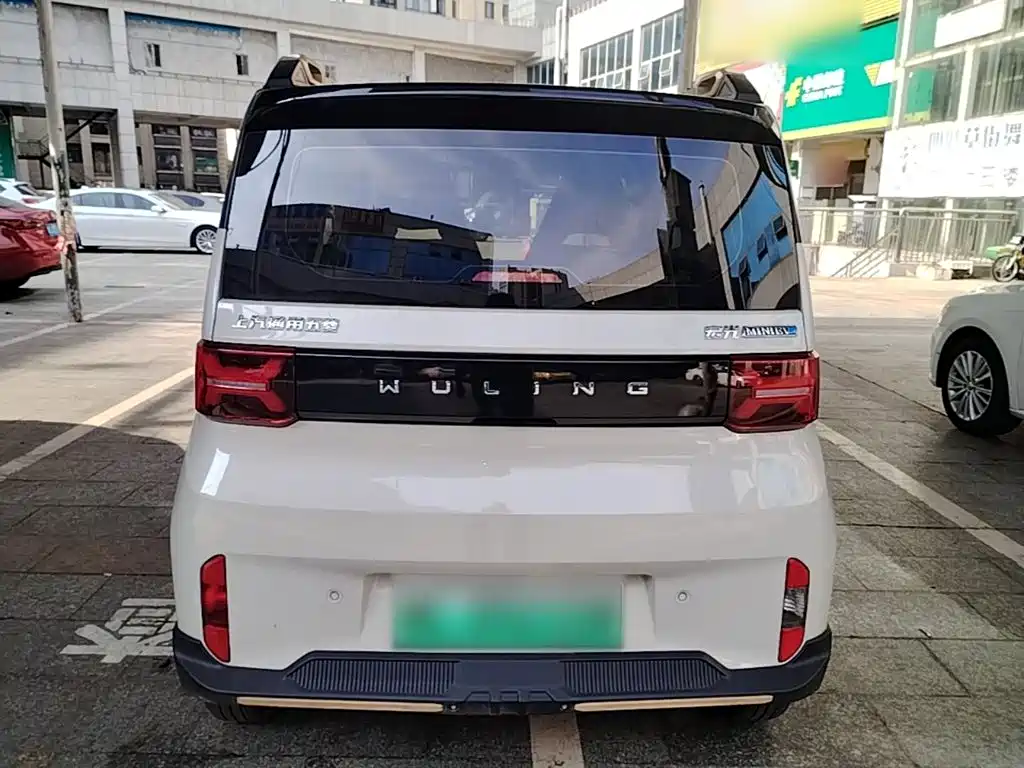 Wuling MINIEV — миниатюра 6
