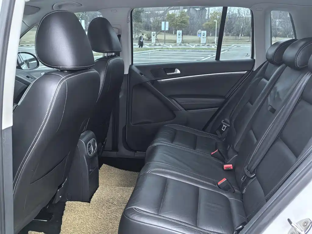 Volkswagen Tiguan 2016 300TSI AT Luxury
