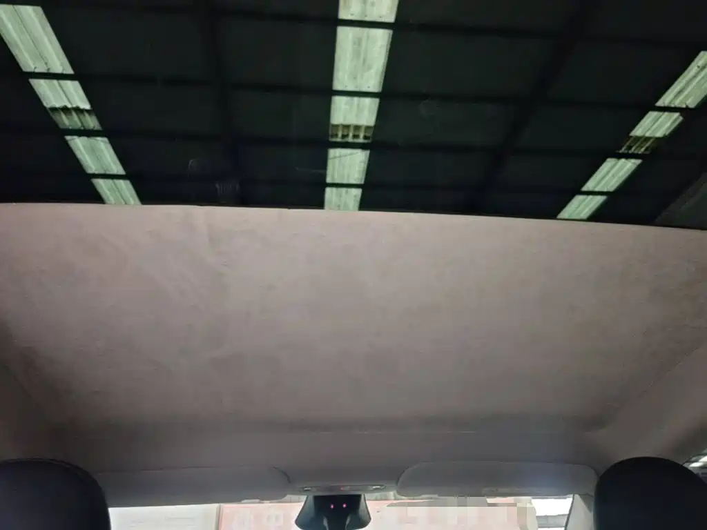 Tesla Model Y — миниатюра 18