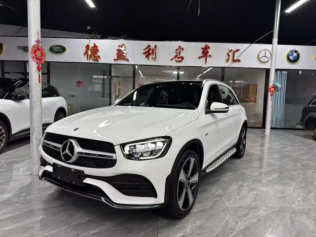 MERCEDES-BENZ GLC