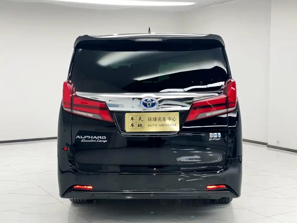 Toyota Alphard — миниатюра 6