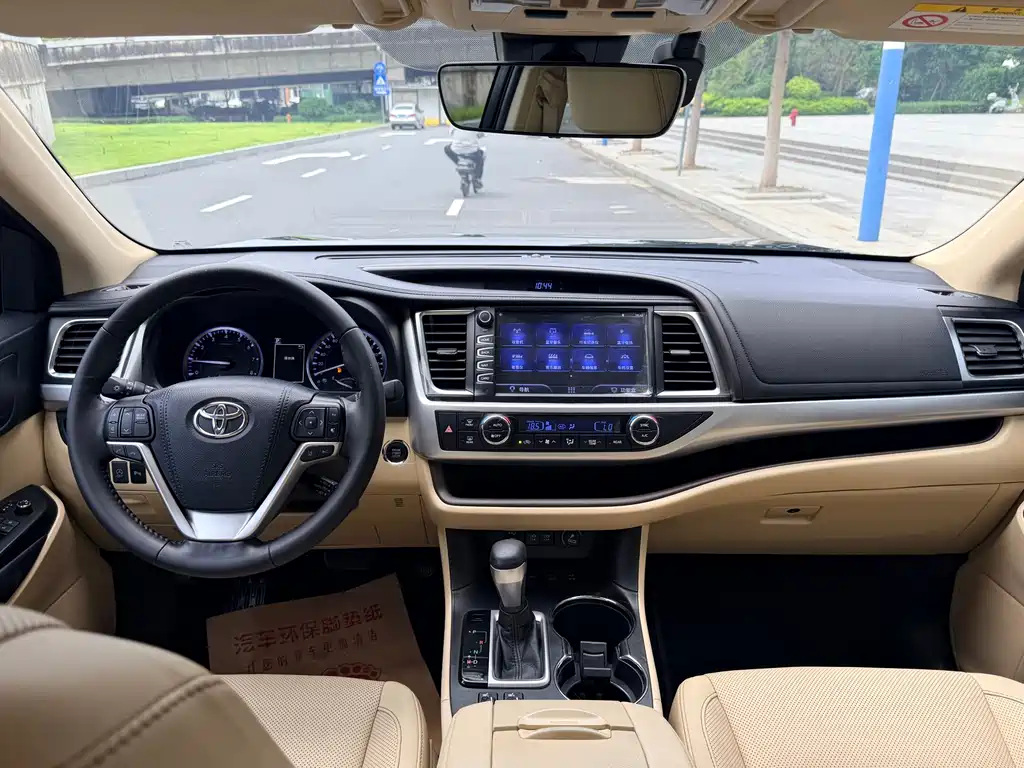 Toyota Highlander — миниатюра 11