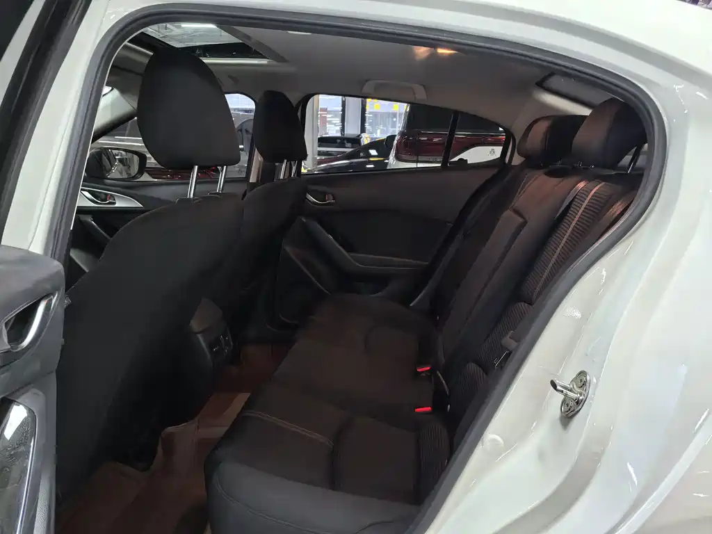 Mazda 3 Axela — миниатюра 9
