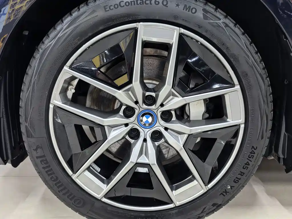 BMW i5 — миниатюра 12