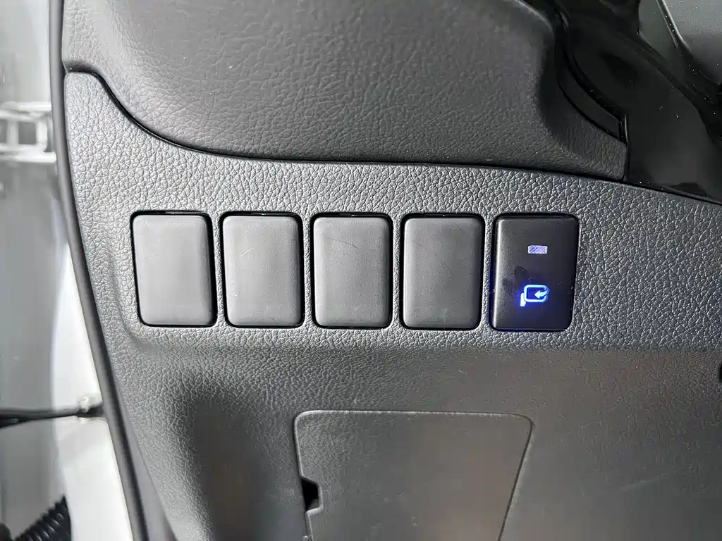 Mitsubishi Outlander — миниатюра 13