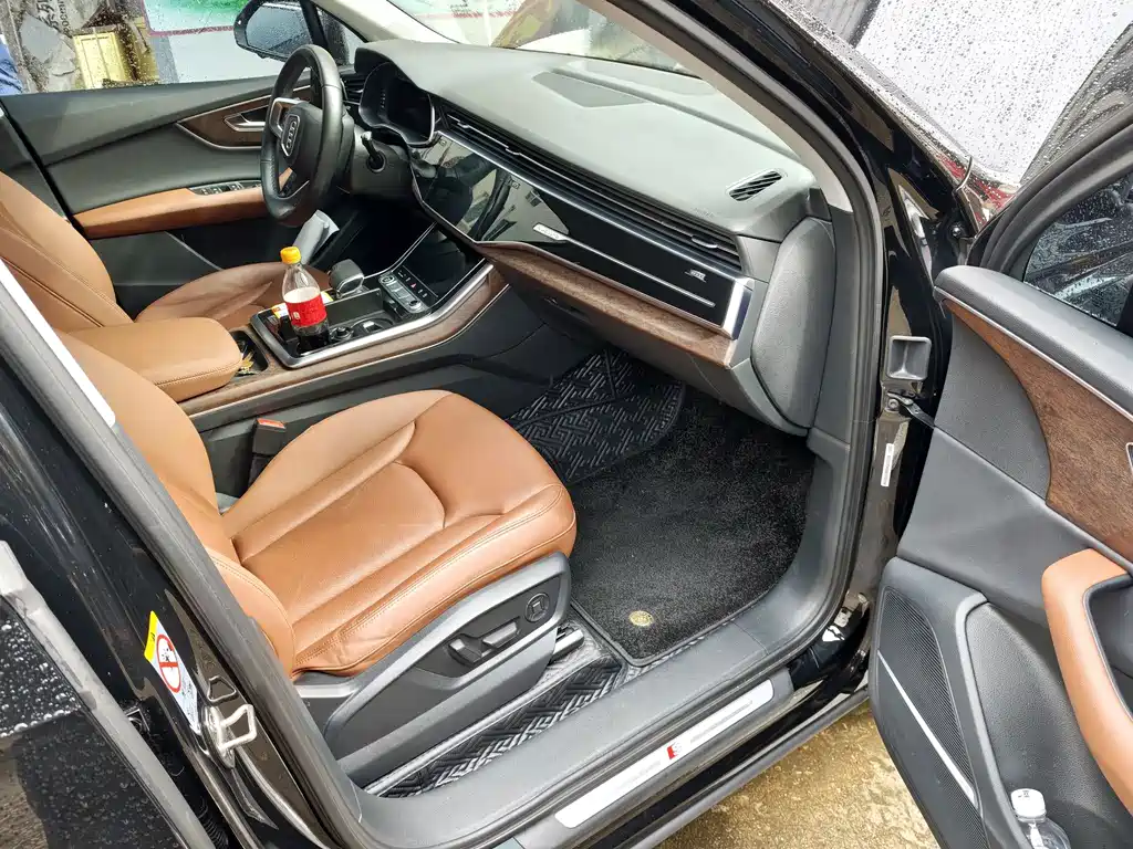 Audi Q7 — миниатюра 9