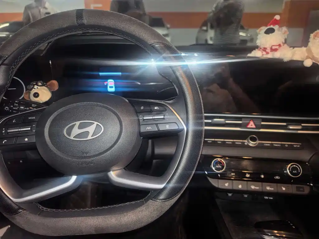 Hyundai Elantra — миниатюра 5