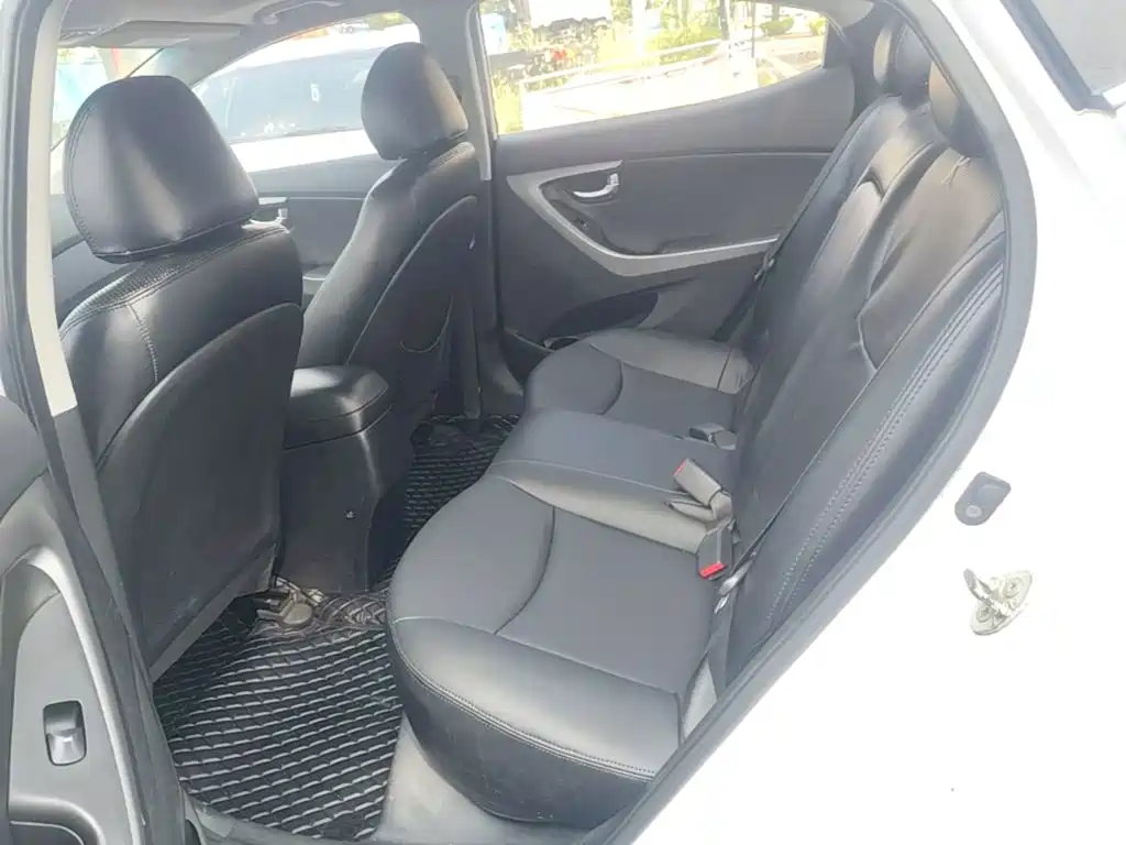 Hyundai Elantra Langdong — миниатюра 17