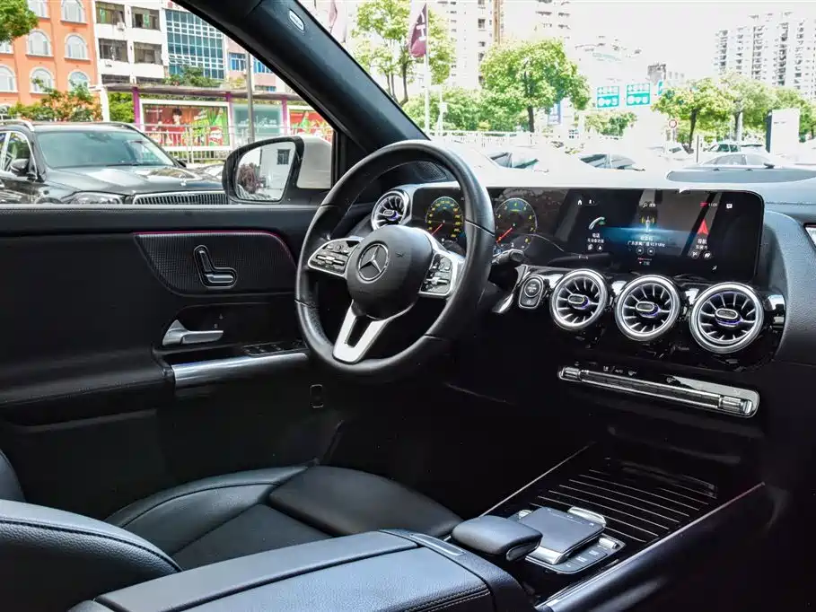 Mercedes-Benz GLA — миниатюра 21