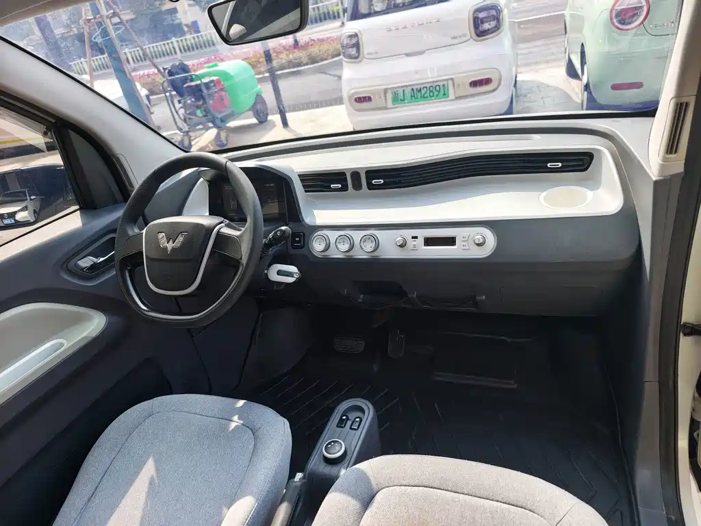 Wuling MINIEV — миниатюра 8