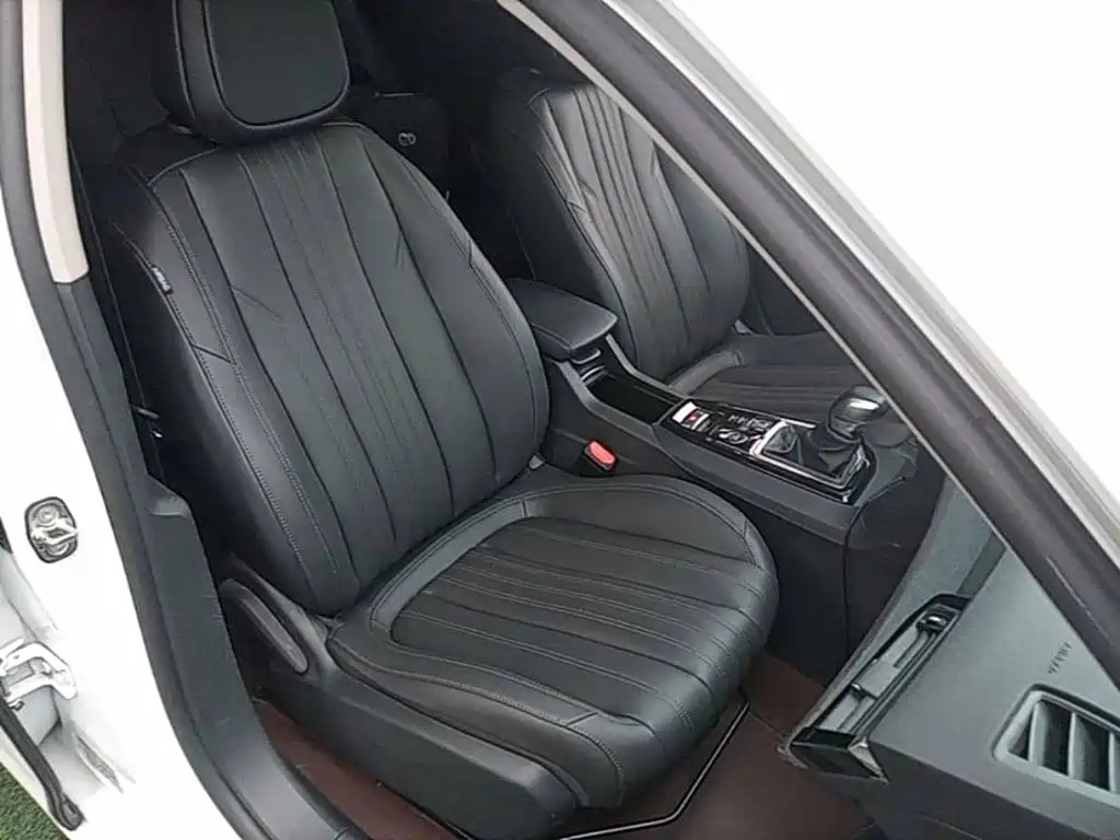 Peugeot 408 — миниатюра 25