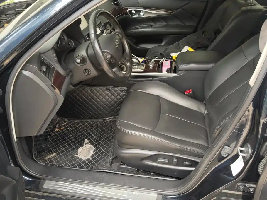 Infiniti Q70 — миниатюра 9