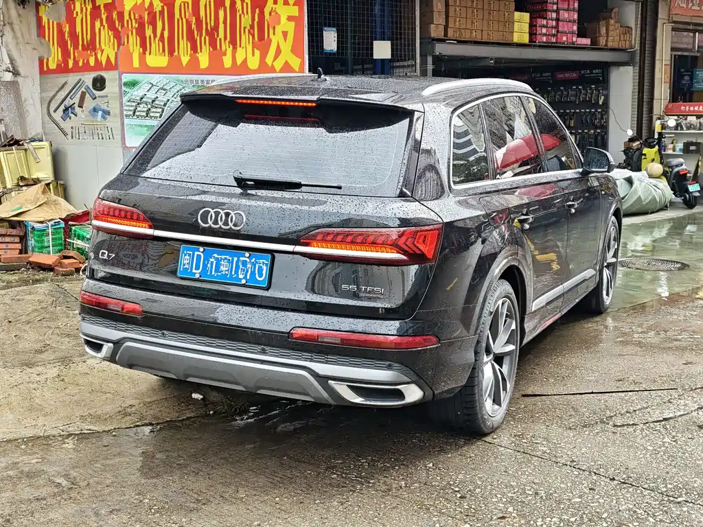 Audi Q7 — миниатюра 6