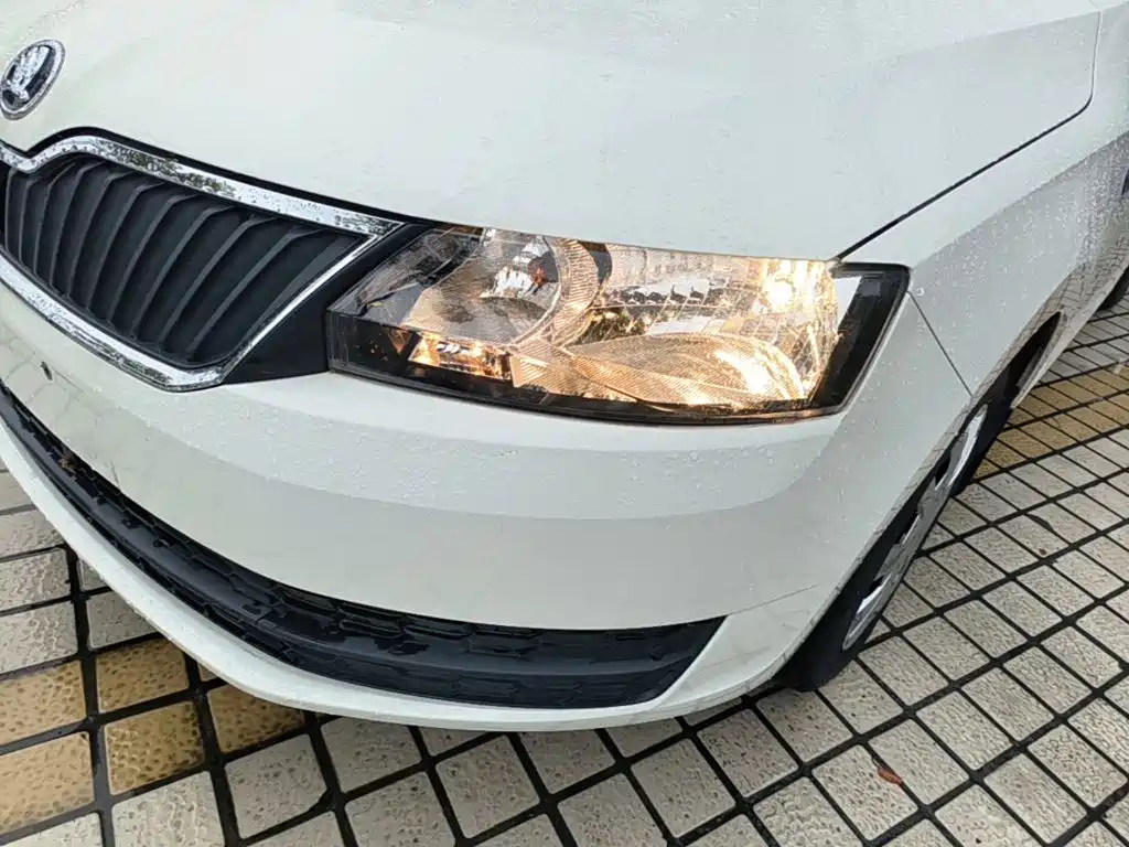Skoda Rapid Spaceback — миниатюра 24