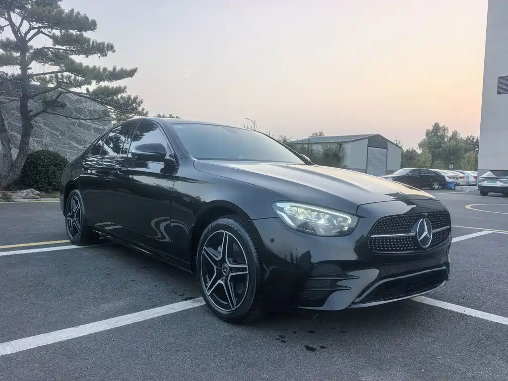 Mercedes-Benz E-Class (Import) — миниатюра 3