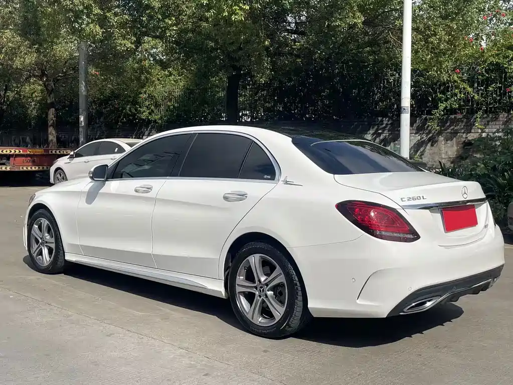 Mercedes-Benz C-Class — миниатюра 7