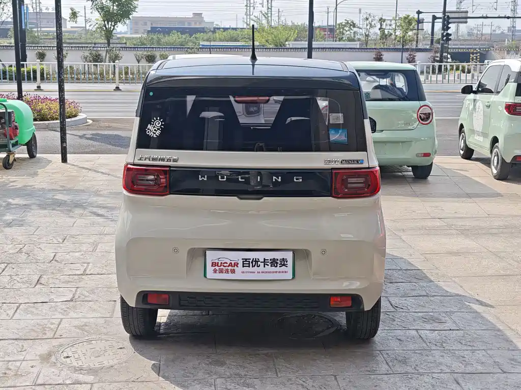 Wuling MINIEV — миниатюра 5