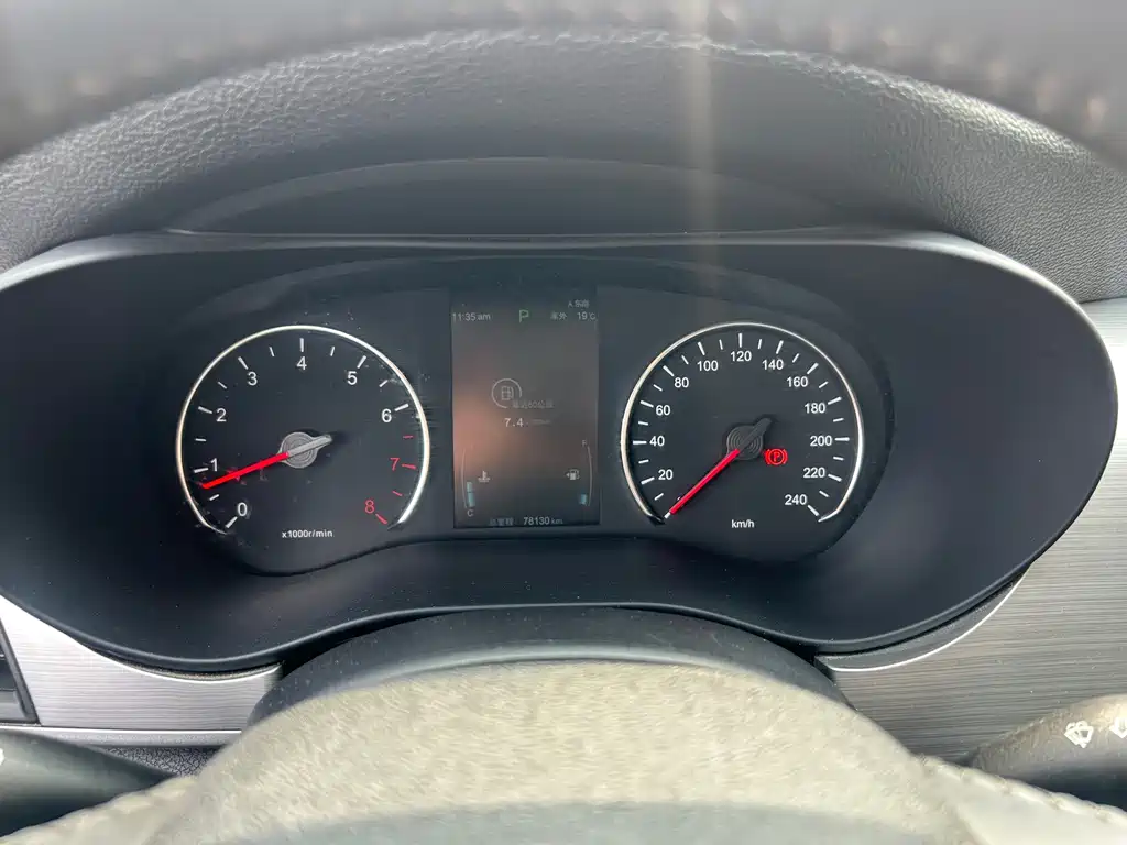 BYD MAX — миниатюра 9