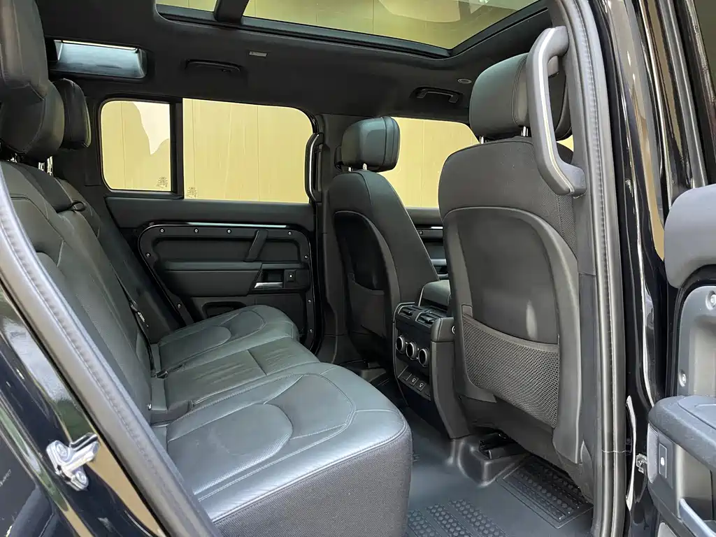 Land Rover Defender — миниатюра 14