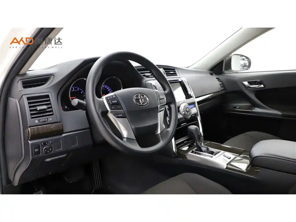 Toyota Reiz — миниатюра 6