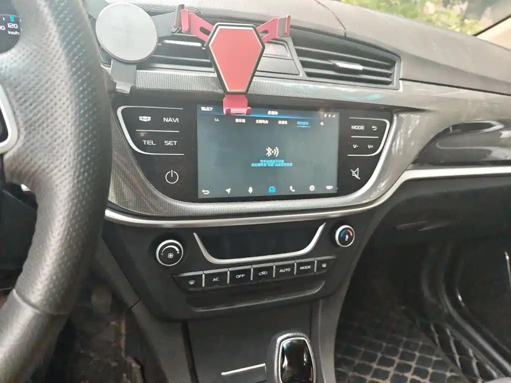 Geely Emgrand — миниатюра 6