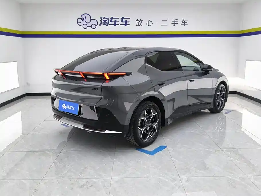 Lynk & Co 20 — миниатюра 3