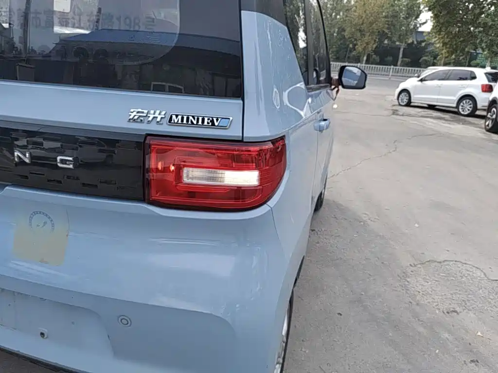 Wuling MINIEV — миниатюра 8
