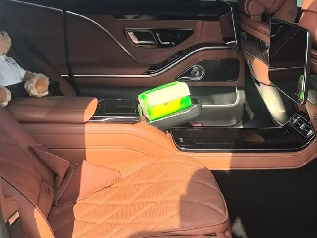 Mercedes-Benz S-Class — миниатюра 8