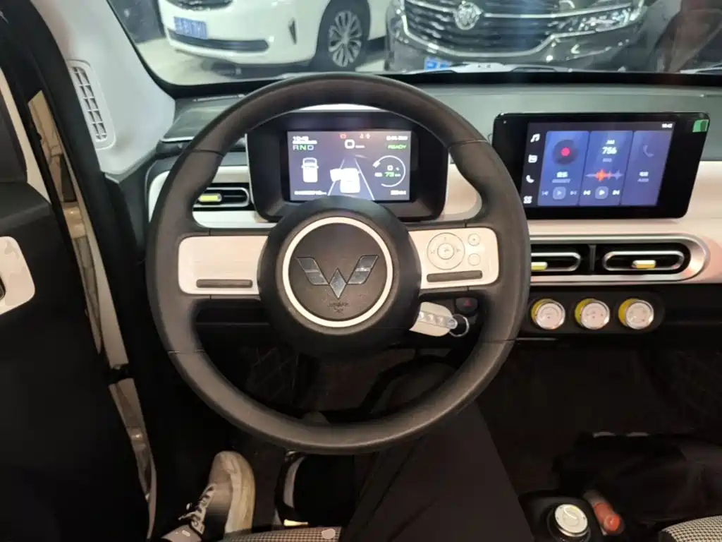 Wuling MINIEV — миниатюра 11