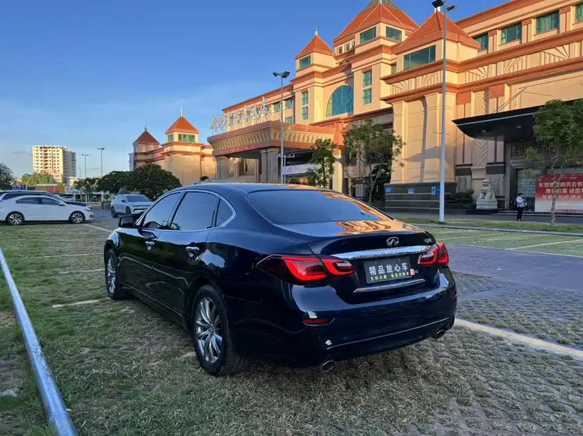 Infiniti Q70 — миниатюра 4