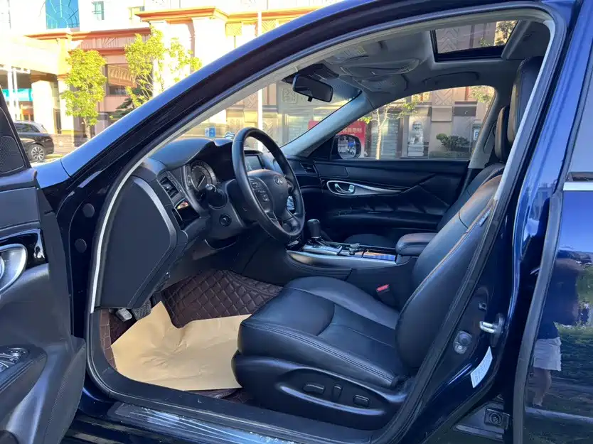 Infiniti Q70 — миниатюра 9