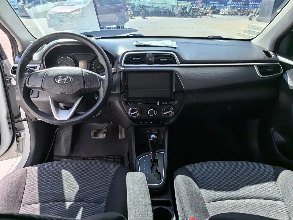 Hyundai Verna — миниатюра 6